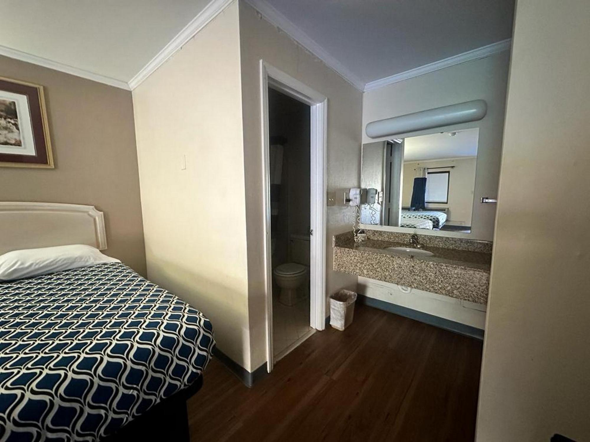 Loyalty Inn Rockingham Εξωτερικό φωτογραφία