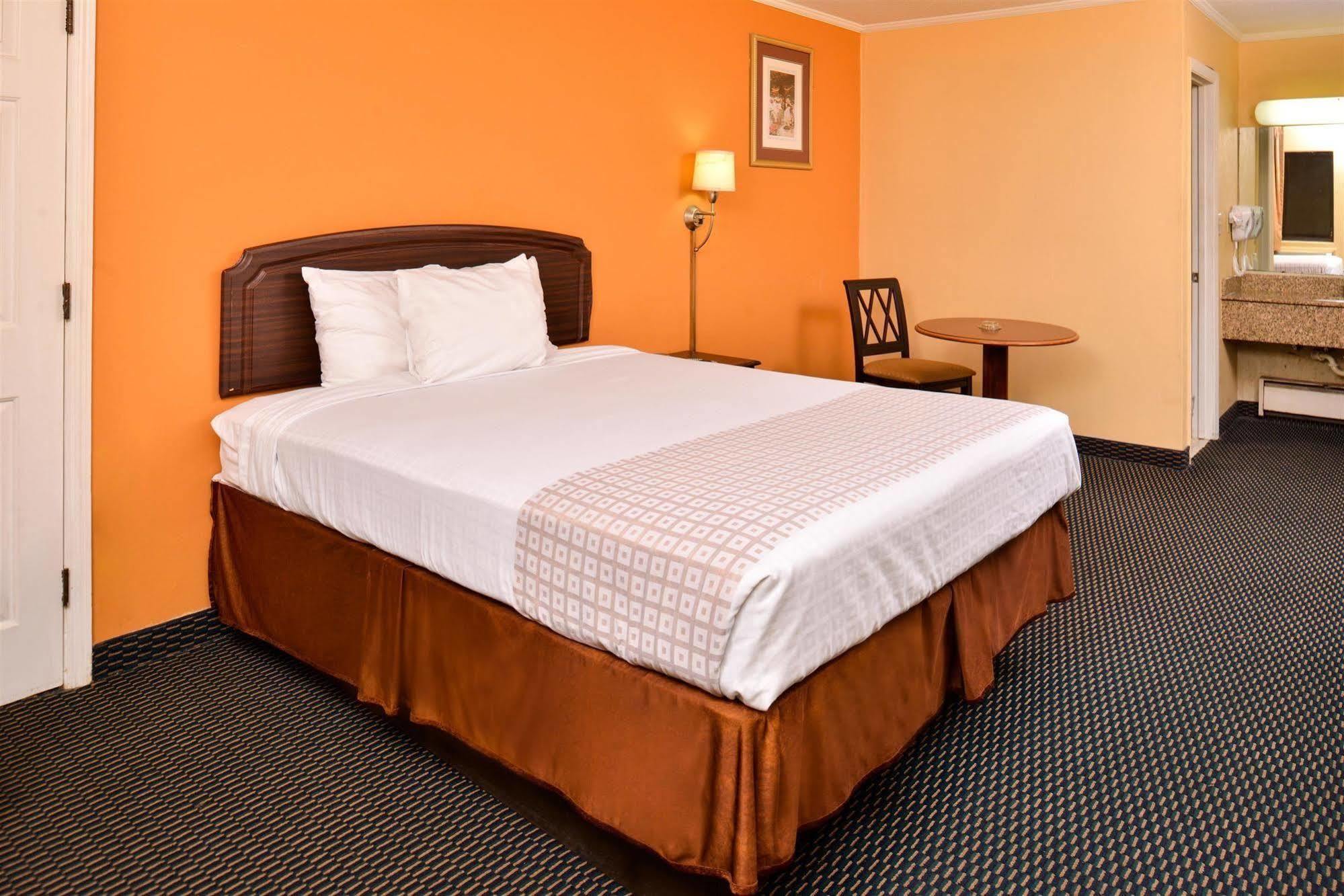 Loyalty Inn Rockingham Εξωτερικό φωτογραφία