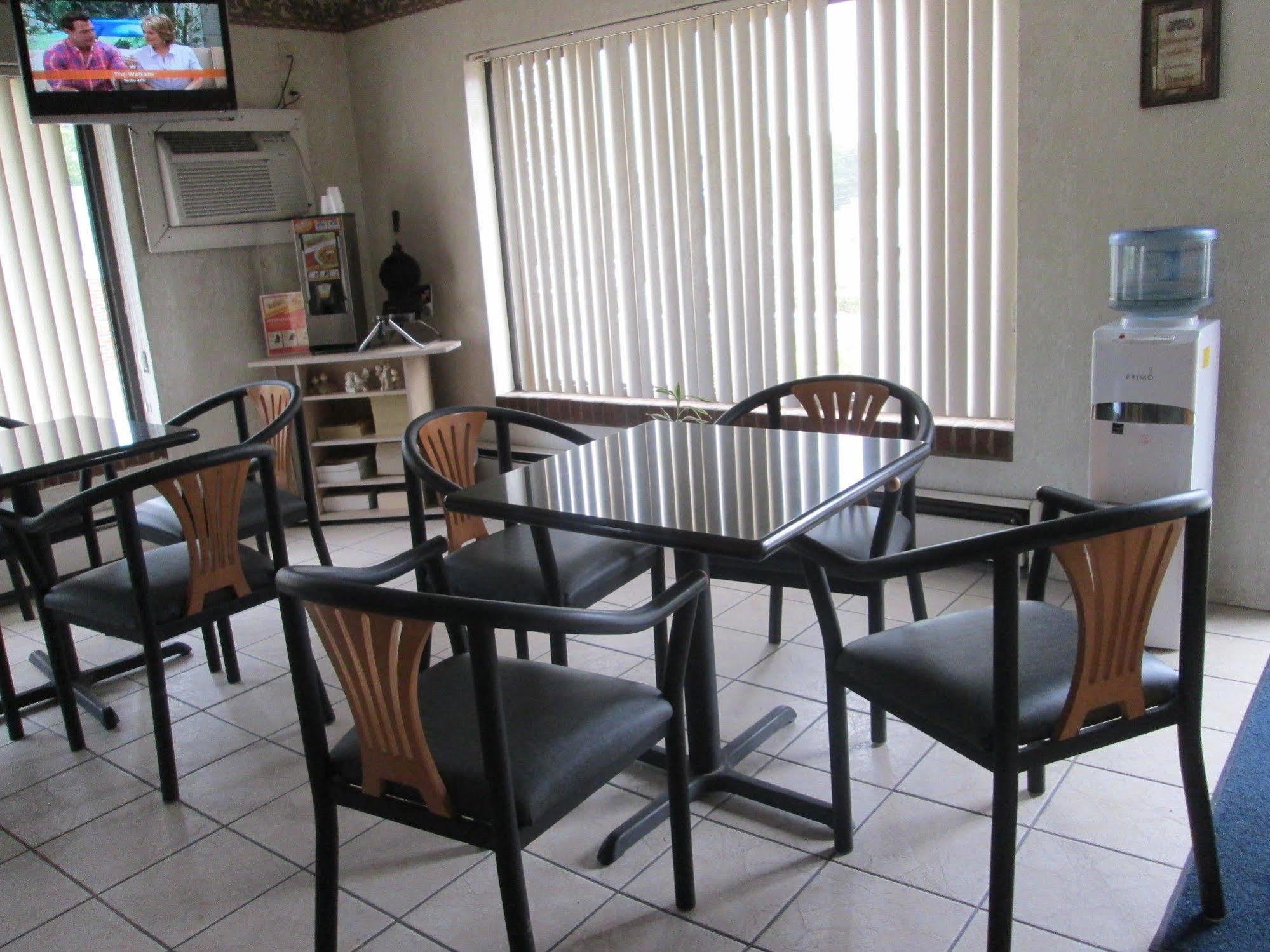 Loyalty Inn Rockingham Εξωτερικό φωτογραφία