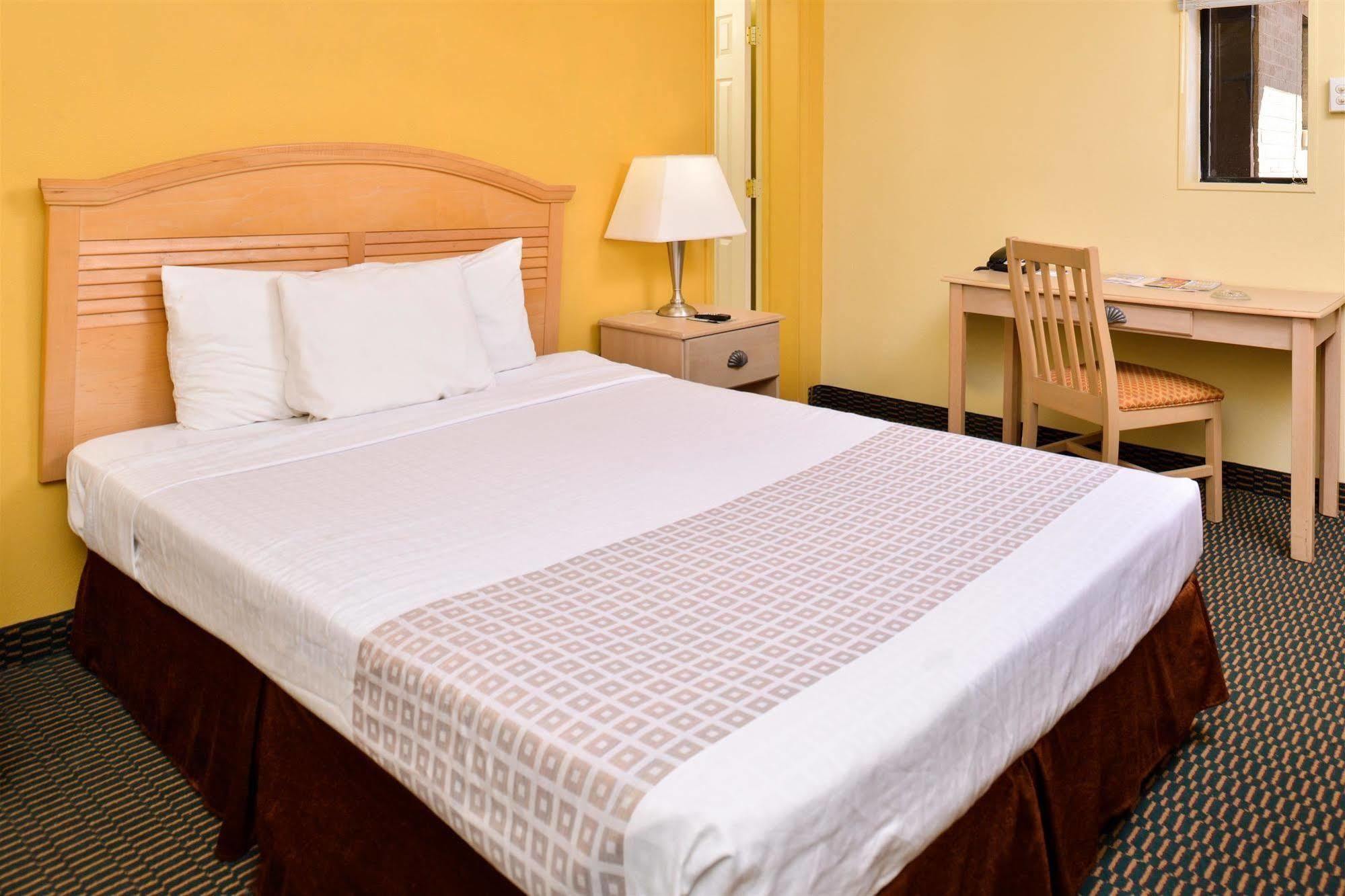 Loyalty Inn Rockingham Εξωτερικό φωτογραφία